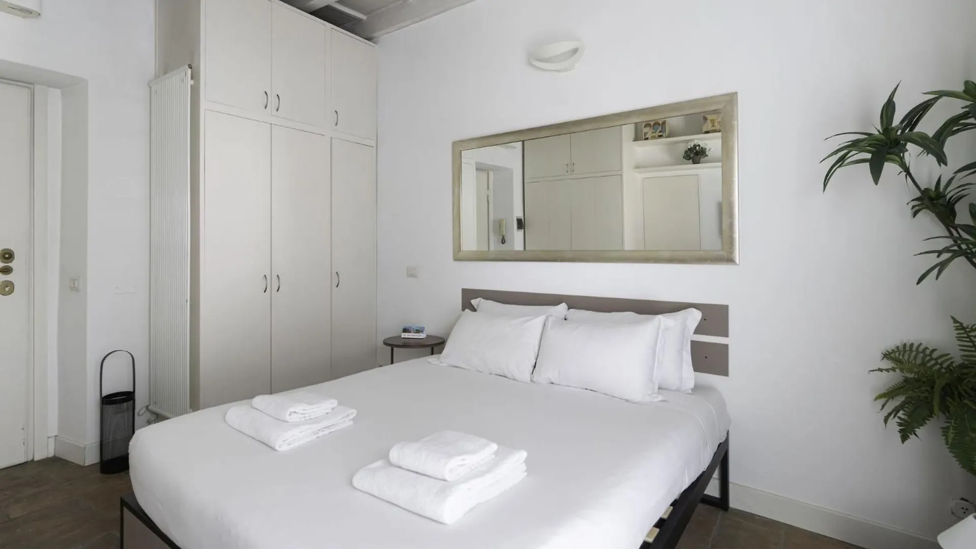 Milano Navigli Canal View Studio Apt Apartment