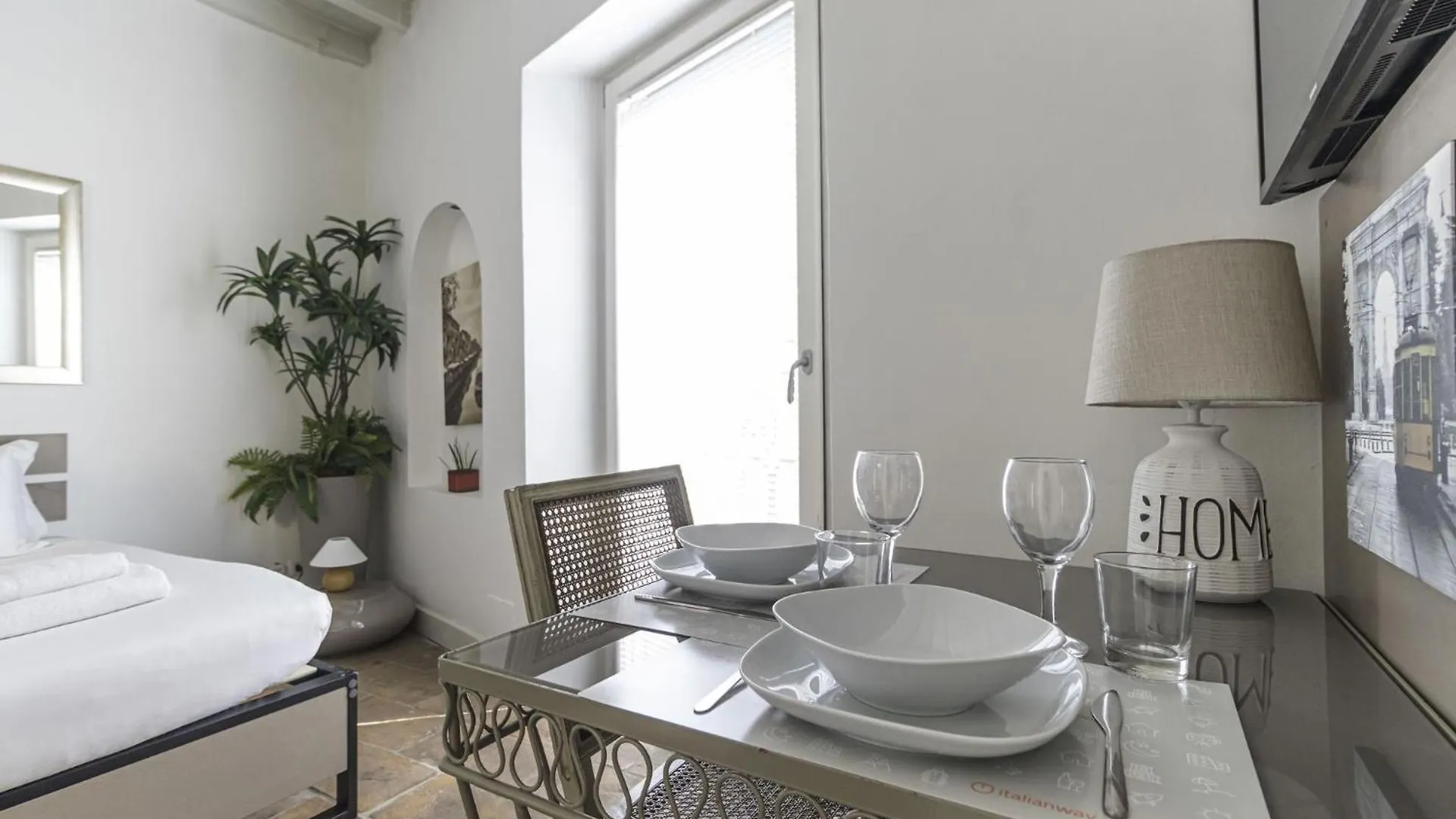 Apartment Milano Navigli Canal View Studio Apt Italy